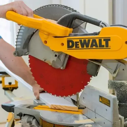 DeWALT Saw